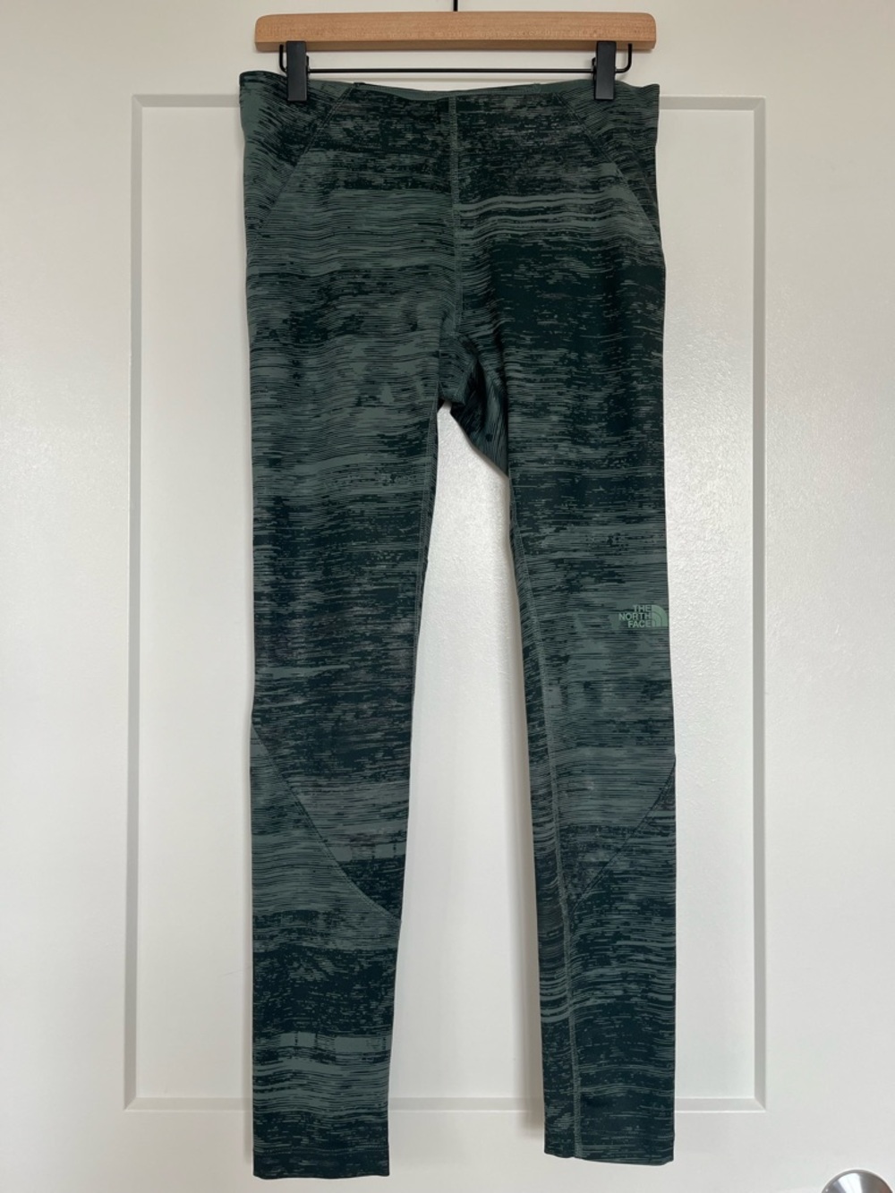 The North Face Green Printed Leggings Womens Medium Athleisure Hiking Activewear